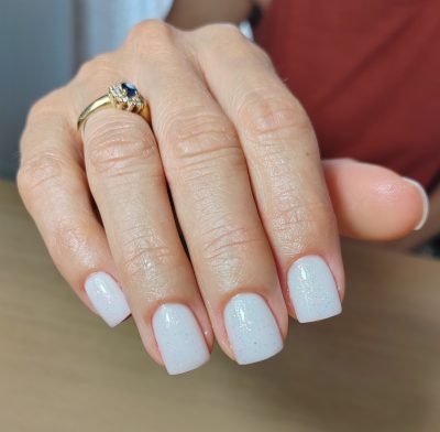 Gainage gel ongles blanc laiteux nude Gainage gel ongles blanc laiteux nude